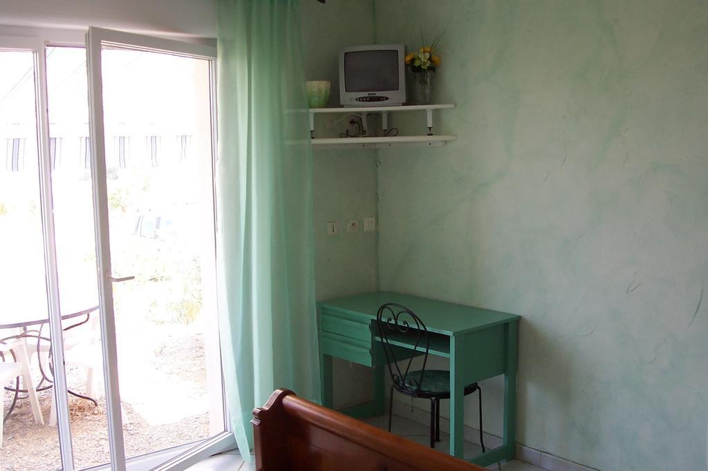 Le Fenouillet Chambres D'Hotes Proche Des Grands Buffets Narbonne Oda fotoğraf